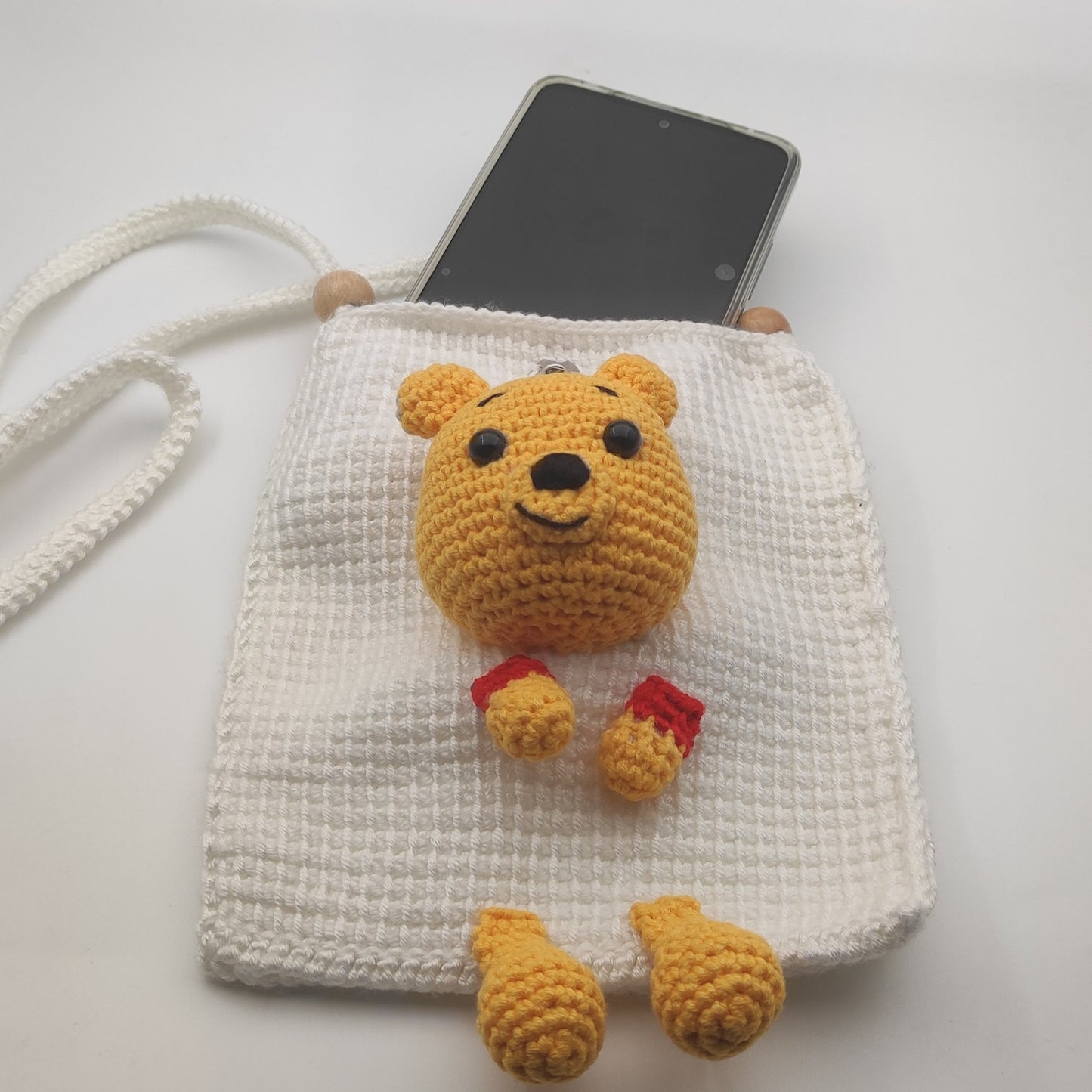 El Örgüsü Beyaz Winnie-the-Pooh Figürlü Telefon Çantası